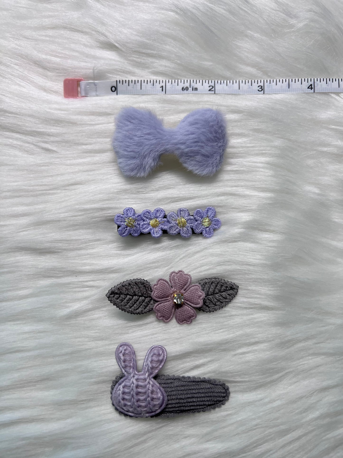 Purple hair clips ("Mia")