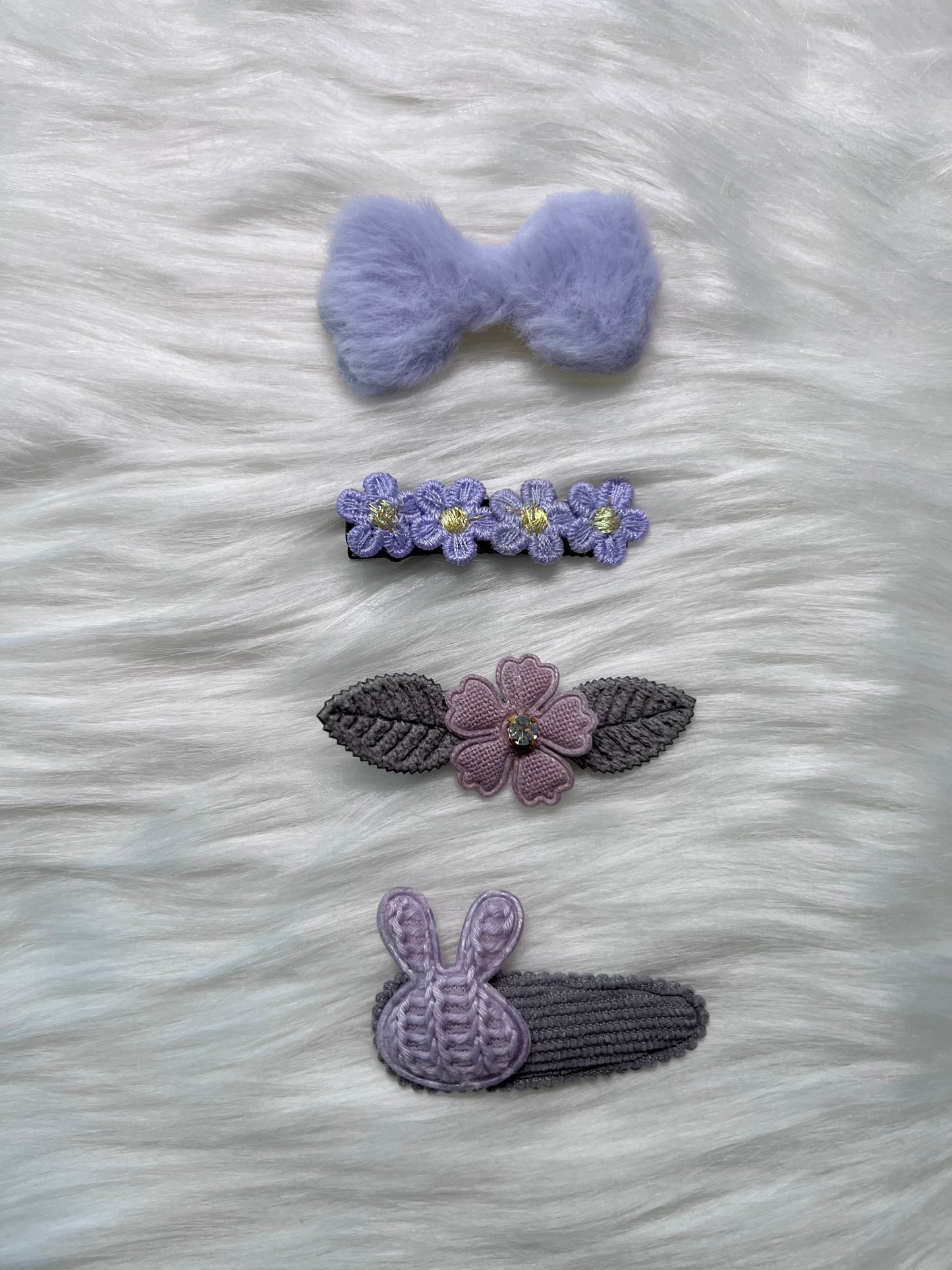 Purple hair clips ("Mia")