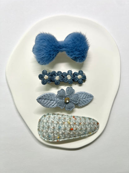 Blue hair clips ("Luna")