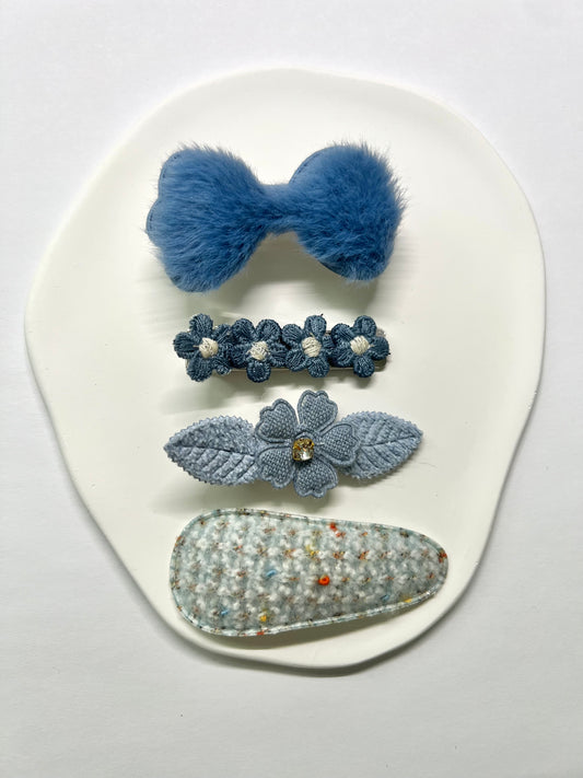 Blue hair clips ("Luna")